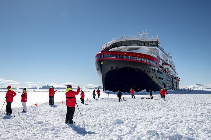 Hurtigruten MS Roald Amundsen Excursions 0.JPG